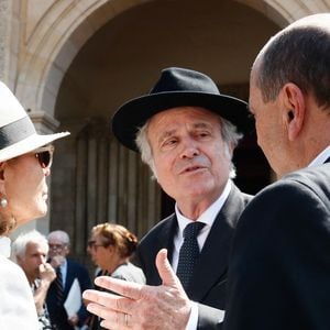 Franz-Olivier Giesbert - Sorties des obsèques de Philippe Labro dans l'église de Saint-Germain-des-Prés à Paris le 13 juin 2025. © Dominique Jacovides - Christophe Clovis / Bestimage