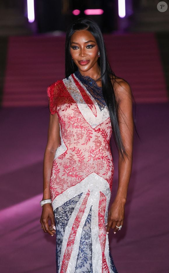 Naomi Campbell sur le tapis rose du photocall du bal du British Museum 2025 à Londres, Royaume Uni, le 18 octobre 2025. © GoffPhotos/Bestimage