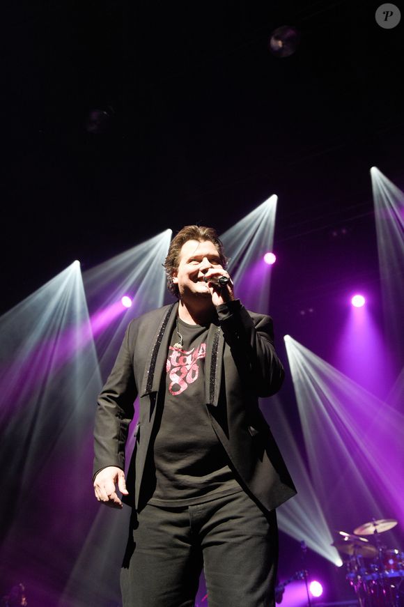 Sacha Goeller (Début de soirée) - Showcase pour l'avant-première du film "Stars 80, la suite" à l'Olympia de Paris le 5 décembre 2017. © Coadic Guirec/Bestimage