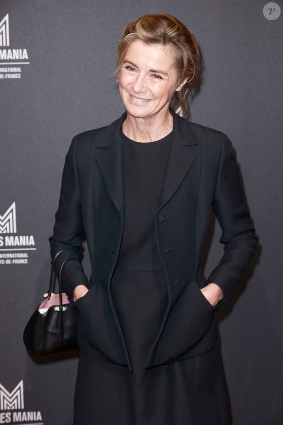 Anne Consigny lors de la Soirée remise des trophées des Révélations Séries Mania à Paris au Musée des Arts Forains le 21 novembre 2022.

© Christophe Aubert via Bestimage