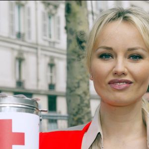 Tournage de la Croix Rouge à Levallois pour Adriana Karembeu