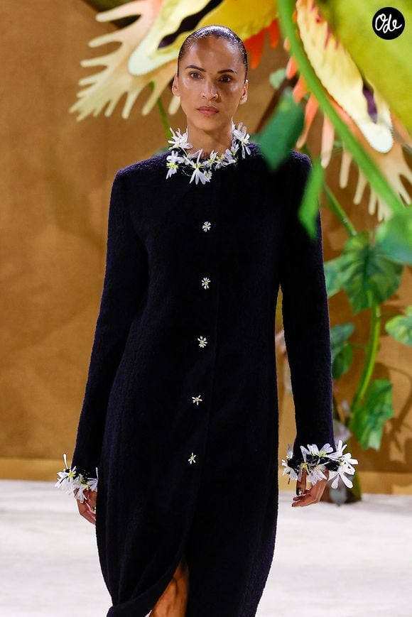 Noémie Lenoir - Défilé de mode Chanel Collection Haute Couture Automne/Hiver 2026-2027 lors de la Fashion Week de Paris (PFW) au Grand Palais, à Paris, France, le 7 juillet 2026. © Bestimage