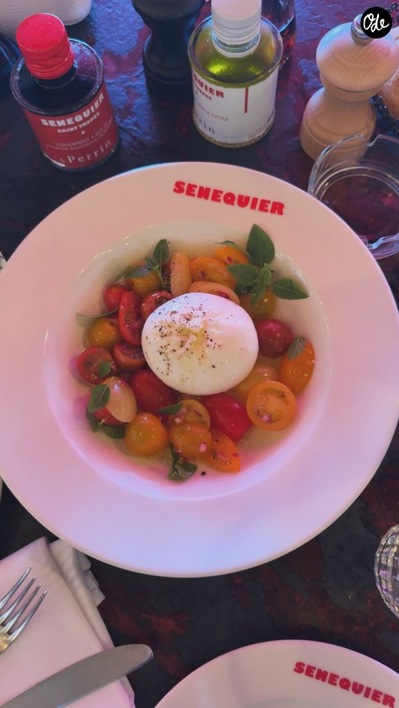 Kelly Vedovelli partage des photos de son escapade à Saint-Tropez sur Instagram