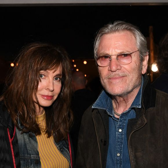 Ils se sont connus il y a des décennies et leur lien a toujours demeuré fort. 

Exclusif - Anne Parillaud, Tchéky Karyo - Soirée du 110ème anniversaire du groupe Barrière à l'hôtel Herrmitage suivie d'une after sur la plage "Les Albatros" lors de la clôture du 8ème Festival du Cinéma et Musique de Film de La Baule. © Rachid Bellak/Bestimage