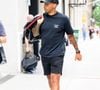 Oubliez la petite brioche de la retraite ! À 48 ans, le consultant star affiche un "six-pack" d'acier. Une silhouette sculptée par des années de discipline.

Thierry Henry, qui a décidé de quitte son poste de sélectionneur de l'équipe de France espoirs, se promène à New York, le 22 août 2024.

©BestImage