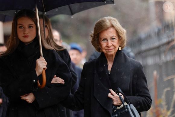La reine Sofia, la princesse Leonor d'Espagne et la princesse Sofia d'Espagne lors du service commémoratif en hommage à Irène de Grèce à Madrid le samedi 17 janvier 2026. Photo par GTres/ABACAPRESS.COM