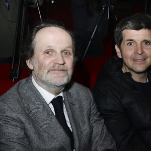 Exclusif - Thomas Sotto, Jean-Marc Dumontet - Michel Fugain et Véronique Sanson se décorent mutuellement de l'Ordre des Arts et des Lettre à l'occasion du concert de Michel Fugain et de sa femme Sanda à Bobino, Paris le 27 janvier 2025.
Michel Fugain, icône de la chanson française, a célébré en 2024 ses 60 ans de carrière avec un nouvel album intitulé La Vie, l'Amour, etc....
Pour marquer cet événement, il a entamé une tournée exceptionnelle qui passera par plusieurs scènes parisiennes en 2025.
À Paris, il se produira à Bobino les lundis 13, 20 et 27 janvier, ainsi que le 3 février 2025, à 20h30. Ce spectacle, également nommé La Vie, l'Amour, etc..., propose un voyage musical à travers ses plus grands succès. Chaque chanson, portée par une interprétation pleine de générosité, promet de raviver des souvenirs et d’émouvoir le public. © Jack Tribeca / Bestimage