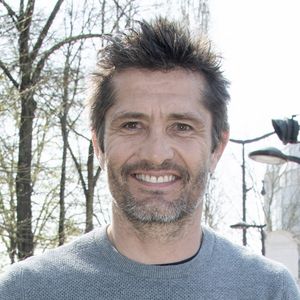 Bixente Lizarazu participe à une collecte de déchets autour du Bassin de la Villette organisée par l'association Surfrider à Paris, France le 23 mars 2022. Photo par Aurore Marechal/ABACAPRESS.COM