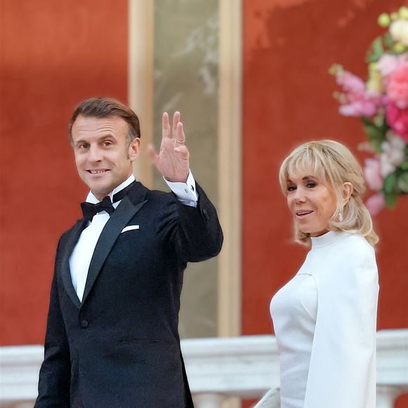 Le président de la République française Emmanuel Macron et sa femme la Première Dame Brigitte Macron arrivant au dîner d'état en l'honneur de la visite du couple présidentiel français au palais princier de Monaco, le 7 juin 2025. © Claudia Albuquerque/Bestimage