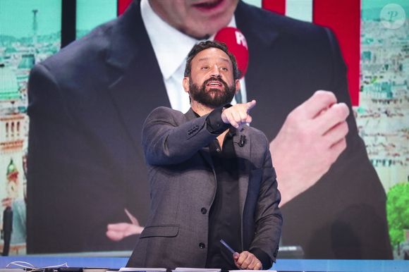 Exclusif - Cyril Hanouna, sur le plateau de l’émission « TPMP » présentée par C.Hanouna et diffusée en direct sur C8, Paris, France, le 08 janvier 2025. © Jack Tribeca / Bestimage