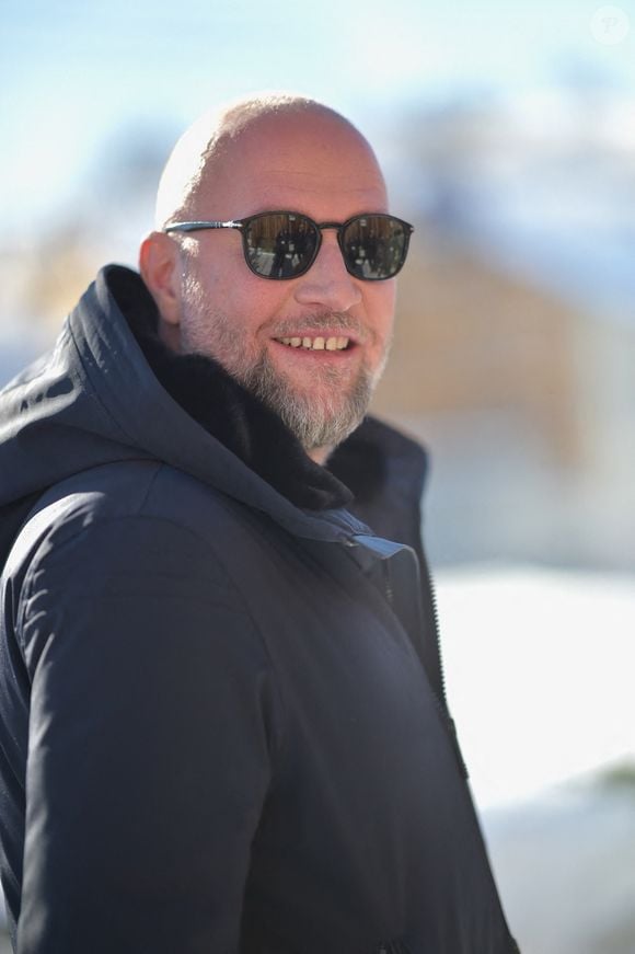 François Damiens, lors de la dernière journée du 26ème Festival du Film de Comédie de l'Alpe d'Huez, dans les Alpes françaises, le 21 janvier 2023. Photo par Franck Castel/ABACAPRESS.COM