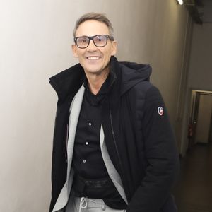 Interrogé par "TV Mag", Julien Courbet s'est confié sur le présentateur qui officiait comme lui sur M6
Exclusif - Julien Courbet, en backstage de l’émission « TPMP » La dernière sur C8,  présentée par C.Hanouna et diffusée en direct sur C8, Paris, France, le 27 fevrier 2025. © Jack Tribeca / Bestimage