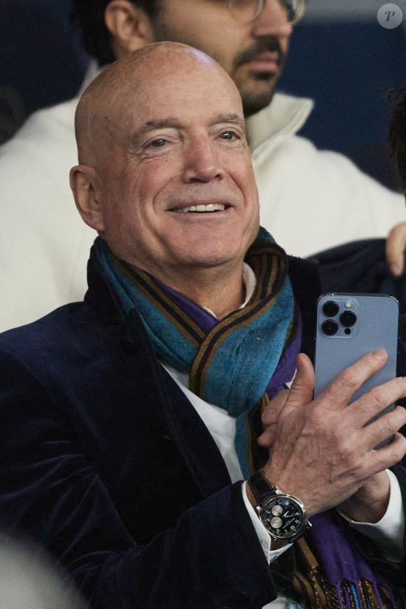 Louis Bodin dans les tribunes lors du match de Ligue 1 McDonald's "PSG - Reims (1-1)" au Parc Des Princes, le 25 janvier 2025.
© Cyril Moreau/Bestimage