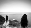 Le chanteur, sa femme et leur fille Ael, ont profité des magnifiques paysages
Florent Pagny avec sa femme, sa fille et une amie en Grèce