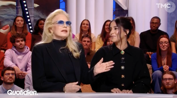 Leïla Bekhti était l'invitée avec Sylvie Vartan de Yann Barthès dans l'émission Quotidien sur TMC mercredi 12 mars 2025 à l'occasion de la sortie prochaine du film "Ma mère, Dieu et Sylvie Vartan", de Ken Scott.