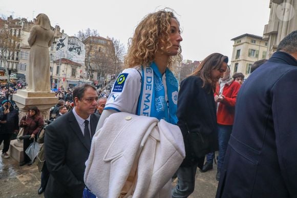 Clara Paban (femme de R.Courbis) et Olivia Courbis (fille de R.Courbis) - Obsèques de Rolland Courbis en l'église des Réformés à Marseille, France, le 17 janvier 2026. © Franz Chavaroche/Bestimage
