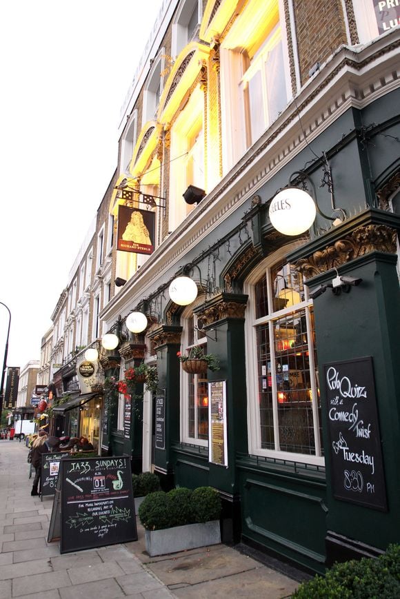 Des investissements réalisés avec sa célèbre ex

Jeudi 3 octobre 2013. Vues générales de la maison et de l'appartement d'Helena Bonham Carter et de Tim Burton à Belsize Park à Londres.  Photographie : © /PCN/ABACAPRESS.COM