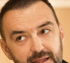 Chef chevronné et récompensé par plusieurs distinctions gastronomiques, notamment une étoile au guide Michelin, Cyril Lignac n'a pas pour autant pu esquiver toutes les critiques.

Cyril Lignac dans AURA d'Audrey Crespo-Mara sur YouTube