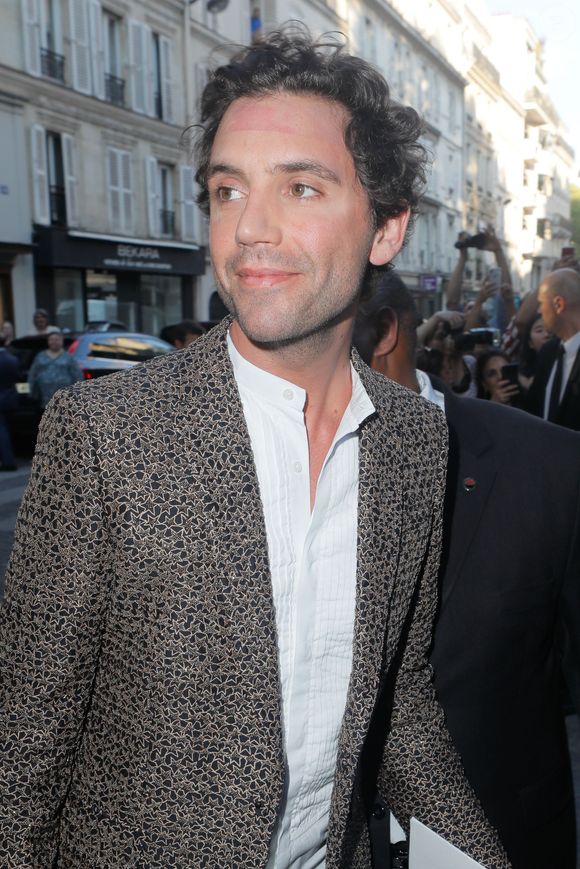Le chanteur Mika - Arrivées des people au défilé Valentino à l'hôtel Salomon de Rotschild à Paris Haute-Couture automne-hiver 2018/2019. © Veeren-CVS/Bestimage