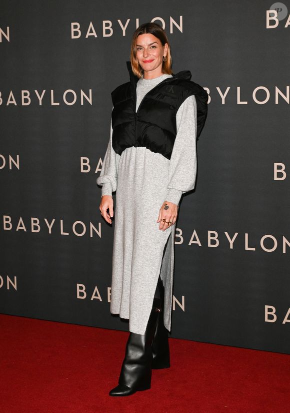 Fauve Hautot à la première du film "Babylon" au cinéma Le Grand Rex à Paris, France, le 14 janvier 2023. © Coadic Guirec/Bestimage