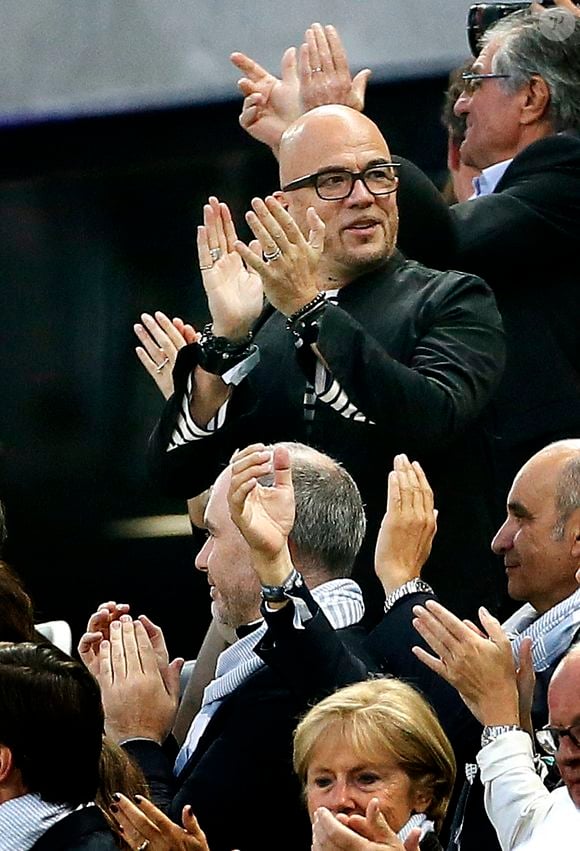 Pascal Obispo pendant le match de football de la Première Ligue française, Girondins de Bordeaux (FCGB) Vs Montpellier HSC au Nouveau Stade à Bordeaux, sud-ouest de la France le 23 mai 2015. Bordeaux s'est imposé 2-1. Photo Patrick Bernard/ABACAPRESS.COM