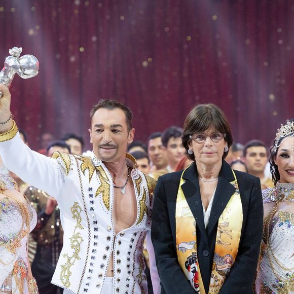 La Princesse Stéphanie de Monaco offre le « Clown d’Argent » aux « Martini’s Family Exotic Animals » - Soirée de clôture du 47ème Festival International du Cirque de Monte-Carlo sous le chapiteau de Fontvieille à Monaco, le 21 janvier 2025. © Olivier Huitel / Pool Monaco / Bestimage