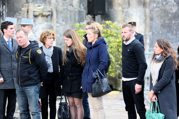 La famille d'Alexis Vastine , son père Alain, sa mère Sylvie, son frère Adriani et sa soeur Cindy - Les obsèques d'Alexis Vastine en l'église Saint Ouen à Pont-Audemer le 25 mars 2015. Alexis Vastine fait partie des 10 personnes tuées en hélicoptère lors d'un crash en Argentine le 9 mars 2015. Bestimage.