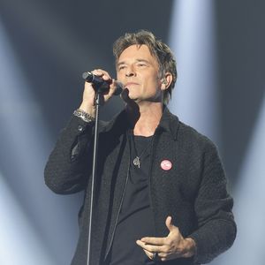Exclusif - David Hallyday lors du concert du gala de Noël de l'association Tout le monde contre le cancer fête ses 20 ans diffusé le 24 décembre sur M6 à l'Adidas Aren Porte de la Chapelle à Paris, France, le 4 décembre 2025. © Coadic Guirec/Bestimage