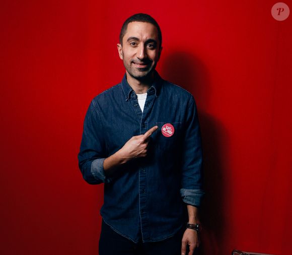Exclusif - Jimmy Mohamed - Backstage - Enregistrement de l'émission "Tout le monde chante contre le cancer" au Cirque Phénix à Paris, présentée par J.Anthony et E.Gossuin et diffusée le 4 janvier sur W9 © Christophe Clovis / Bestimage