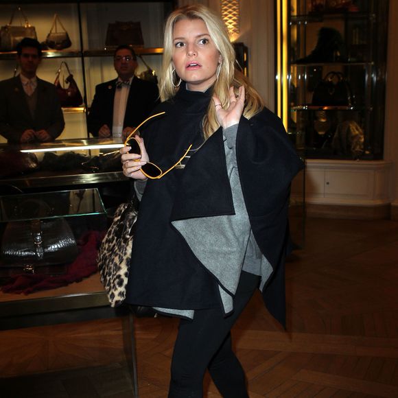 Jessica Simpson fait du shopping à New York le 24 octobre 2011. FAME PICTURES / BESTIMAGE