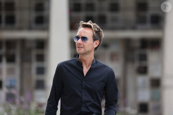 Cyril Feraud arrive aux funérailles de Patrice Laffont au cimetière du Père Lachaise le 23 août 2024 à Paris, France. Photo by Nasser Berzane/ABACAPRESS.COM