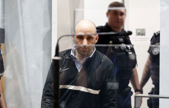 Cédric Jubillar dans le box des accusés - Procès de Cédric Jubillar pour "homicide volontaire par conjoint" devant la cour d'assises du Tarn à Albi, France, le 23 septembre 2025  © Dominique Jacovides/Bestimage