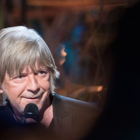 Tournage de l'émission "Merci Renaud" dans les studios de la Plaine Saint-Denis le 15 novembre 2016, qui sera diffusée le samedi 17 décembre 2016 en prime time sur France 2. © Cyril Moreau / Bestimage