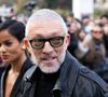 Elle accompagne Vincent Cassel, présent pour le tournage de la saison 4 de The White Lotus.

Vincent Cassel - Arrivées des célébrités au défilé Schiaparelli "Collection Haute Couture Printemps/Eté 2026" lors de la Fashion Week de Paris (PFW), au Petit Palais à Paris, France, le 26 janvier 2026. © Thibault Duboucher/Bestimage