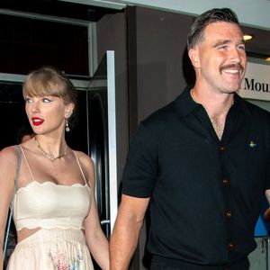 Un important dispositif de sécurité avait été mis en place.
Taylor Swift et Travis Kelce assistent au mariage de Karen Elson, à New York, NY, États-Unis, le 7 septembre 2024. Photo : INSTARimages/ABACAPRESS.COM