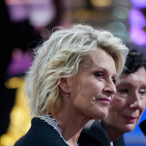 Sophie Davant, Laurence Tiennot-Herment lors de la deuxième soirée de la 39ème édition du Téléthon sur France 2 aux Studios du Lendit à Saint-Denis, France, le 6 décembre 2025. Les trente heures du Téléthon 2025 s'achèvent sur un compteur de 83,5 millions d'euros. © Anne-Sophie Guebey/Bestimage