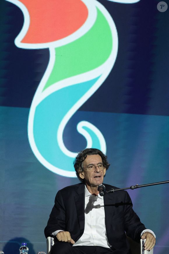 Luc Ferry Philosophe et homme politique français lors de la plénière de clôture du 49ème Congrès Selectour à l'hôtel Grand Hyatt de Doha, Qatar, le 30 novembre 2024. © PsnewZ/Bestimage