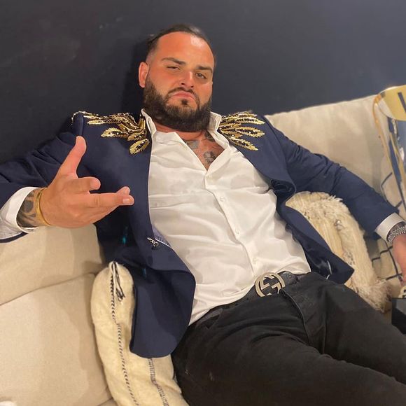 Nikola Lozina prend la pose sur Instagram