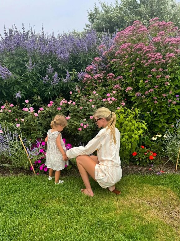 Kitty Spencer, la nièce de Diana et sa fille Athena mènent une vie de princesse...
