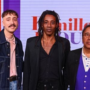 Le chanteur a été soigné en Angleterre

Exclusif - Laurent Voulzy et ses fils Cliff Schneider et Julien Voulzy en backstage de l'enregistrement de l'émission "Famille je vous aime" présentée par M.Drucker et qui sera diffusée le 29 décembre sur France 3, au studio Rive gauche, à Paris, France, le 2 décembre 2025. © Gaffiot-Perusseau/Bestimage