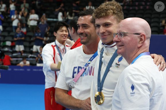 Le champion olympique a vécu une année 2024, notamment grâce à son entraîneur, Bob Bowman

Léon Marchand, Bob Bowman et Nicolas Castel le 2 août 2024 à Paris. (Credit Image: © Mickael Chavet/ZUMA Press Wire)