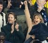 L'animatrice phare de "Zone Interdite", maman de Joseph (né en 2019) et de Valentine (née en 2021), n'a d'ailleurs pas caché son enthousiasme, laissant éclater sa joie au rythme des buts et lors de la victoire finale du PSG.

Ophélie Meunier et son mari Mathieu Vergne - Célébrités dans les tribunes du match de 8ème de finale aller de la Ligue Des Champions 2025-2026 (LDC) "PSG - Chelsea (5-2)" au Parc des Princes à Paris le 11 mars 2026. © Cyril Moreau/Bestimage