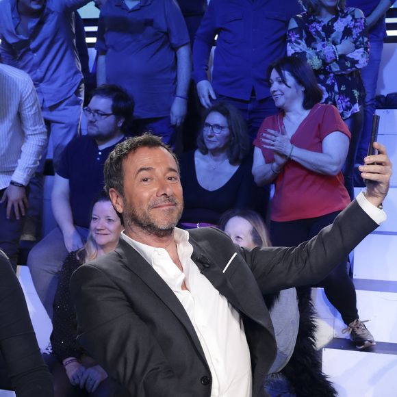 Exclusif - Bernard Montiel, sur le plateau de l’émission « TPMP » présentée par C.Hanouna et diffusée en direct sur Youtube et sur toutes les box (SFR, FREE, Bouygues, MyCanal etc), Paris, France, le 25 mars 2025. © Jack Tribeca / Bestimage
