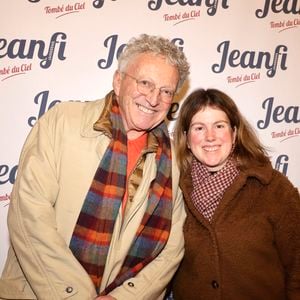 Nelson Monfort et sa fille Isaure à la 150 ème du spectacle "Tombé du ciel" de Jeanfi Janssens à la Comédie des Champs Elysées à Paris le 13 février 2025.

© Cédric Perrin / Bestimage