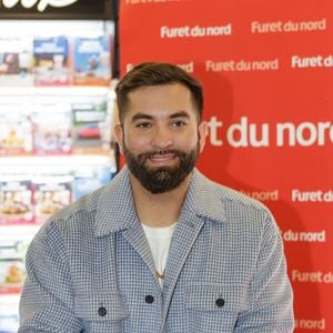 Exclusif - Le chanteur Kendji Girac en séance de dédicaces pour son autobiographie Mi vida à la Librairie du Furet du Nord à Lille, France, le 1er octobre 2025. © Stephane Vansteenkiste/Bestimage