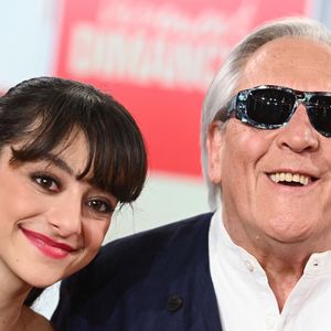 Exclusif - Gilbert Montagné et sa petite fille Elsa - Enregistrement de l'émission Vivement dimanche au studio Rive Gauche , présentée par Michel Drucker . Diffusion sur France 3 le 29/03/2026. Photos prises le 18 mars 2026.
© Guillaume Gaffiot / Bestimage