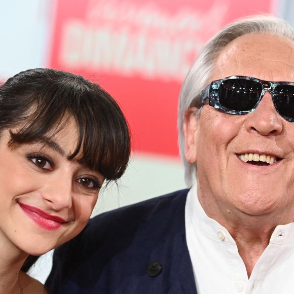 Exclusif - Gilbert Montagné et sa petite fille Elsa - Enregistrement de l'émission Vivement dimanche au studio Rive Gauche , présentée par Michel Drucker . Diffusion sur France 3 le 29/03/2026. Photos prises le 18 mars 2026.
© Guillaume Gaffiot / Bestimage