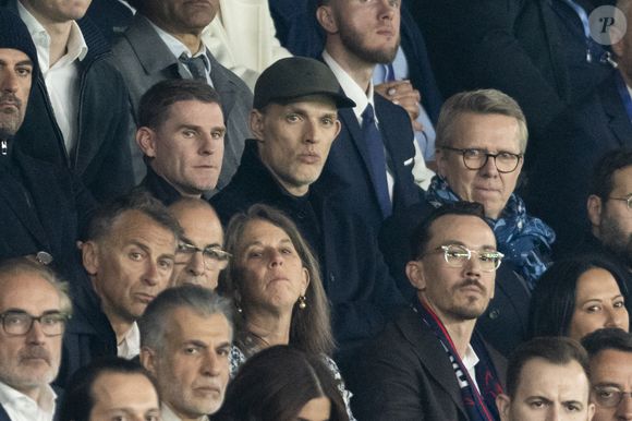 Thomas Tuchel - Célébrités des les tribunes lors du match aller du quart de finale de Ligue des champions entre le PSG et Aston Villa (3-1) au Parc des Princes à Paris le 9 avril 2025. © Cyril Moreau/Bestimage