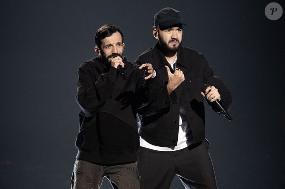 Malgré ces tensions, ils restent unis et poursuivent leur carrière avec une nouvelle tournée

Bigflo et Oli se produisent sur scène lors des 38e Victoires de la Musique à la Seine Musicale le 10 février 2023 à Boulogne-Billancourt, France. ©David Niviere/Abacapress.com