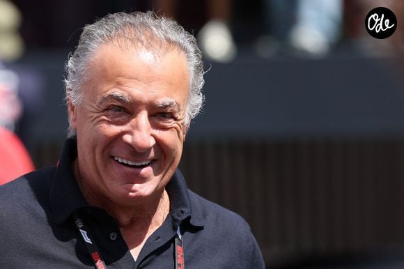 L'ancien pilote de Formule 1 a annoncé lui-même la nouvelle sur Instagram en partageant une photo de leur mariage accompagnée du simple mot "Love".

Jean Alesi lors du Grand Prix de Formule 1 de Hongrie 2026, sur le circuit du Hungaroring, à Mogyoród, près de Budapest.

© MPS Agency / PsnewZ / Bestimage